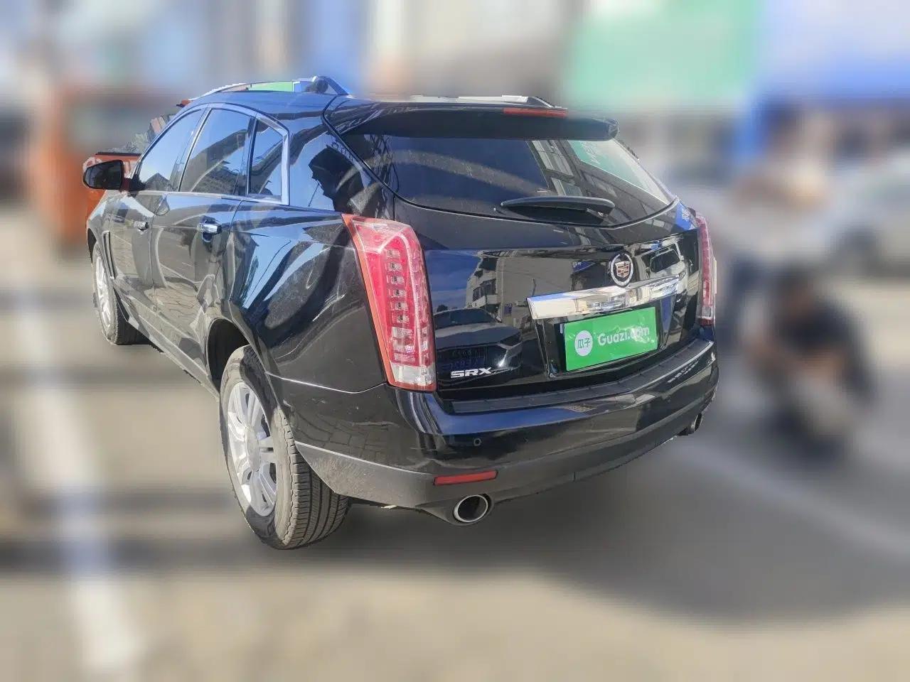 Cadillac SRX 2014 3.0L Elite Model — миниатюра 4