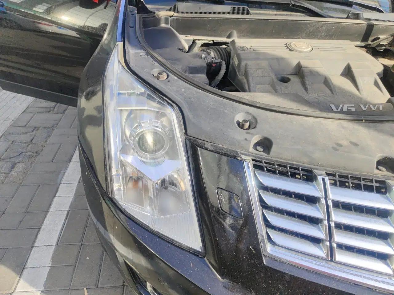 Cadillac SRX 2014 3.0L Elite Model — миниатюра 7
