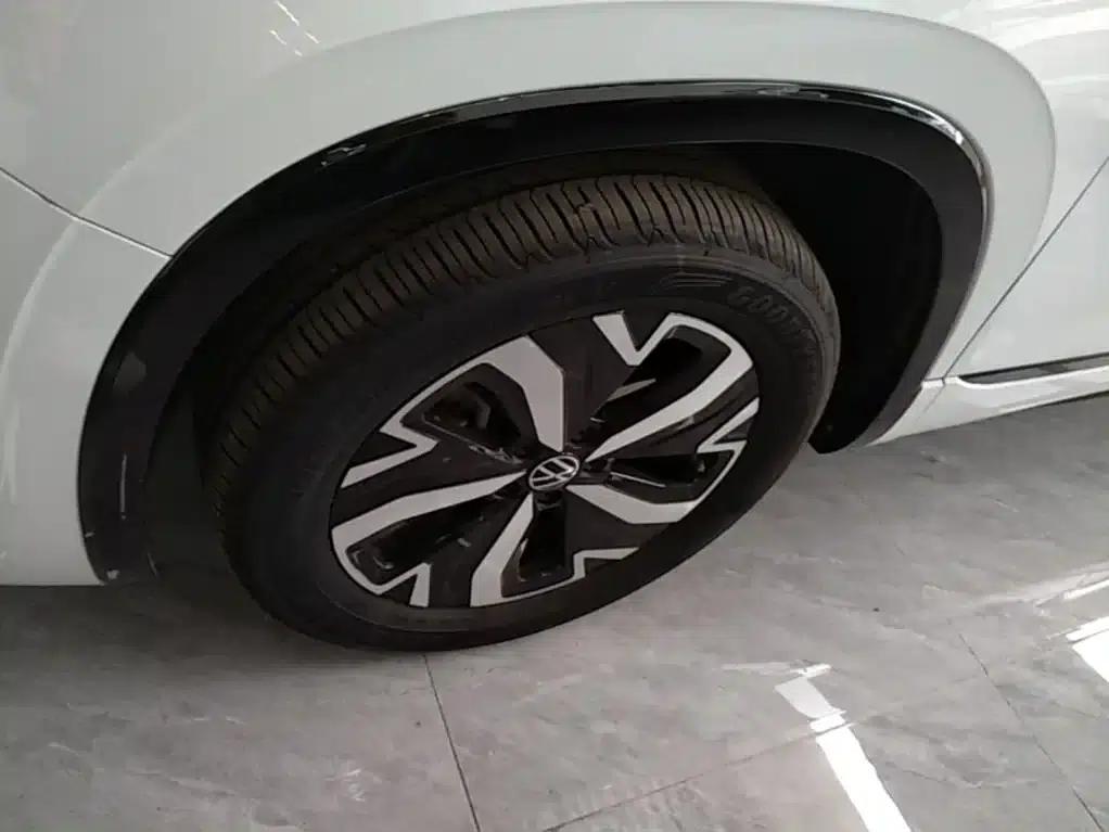 Tayron PHEV 2023 280TSI Luxury Plus Advanced Edition — миниатюра 23