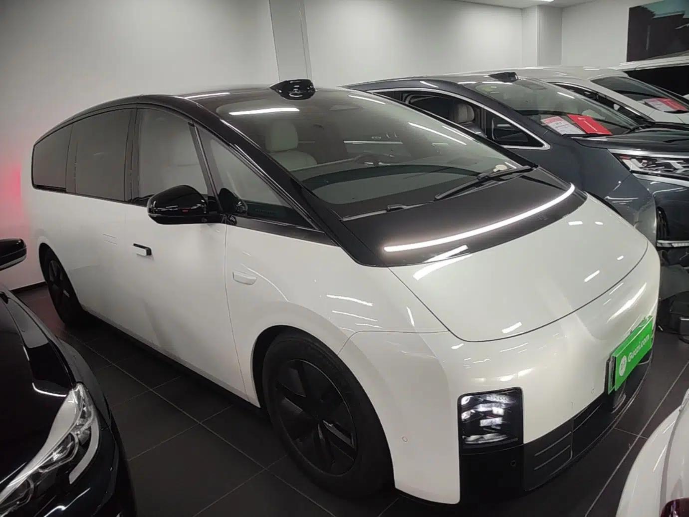 Li Auto MEGA 2024 Ultra Model — миниатюра 3