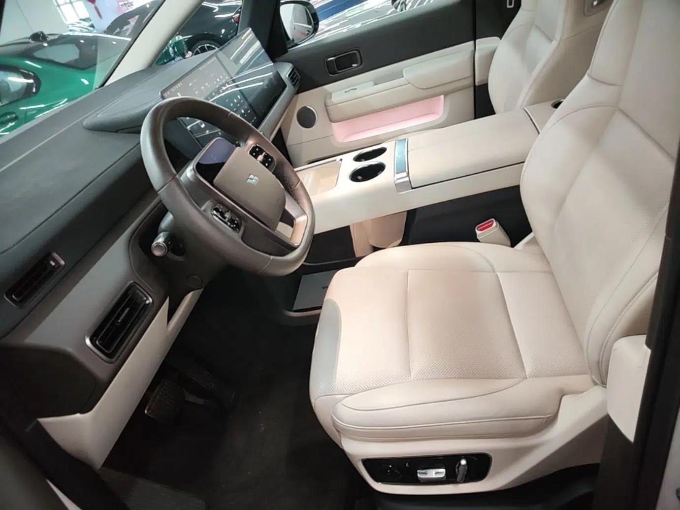 Li Auto MEGA 2024 Ultra Model — миниатюра 22