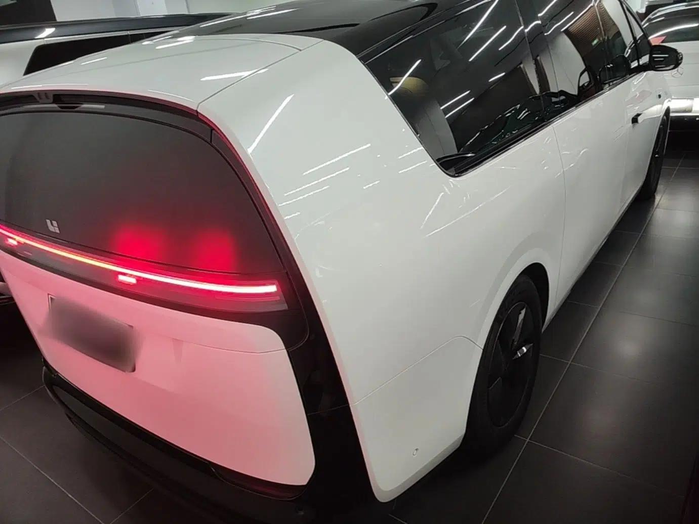 Li Auto MEGA 2024 Ultra Model — миниатюра 6