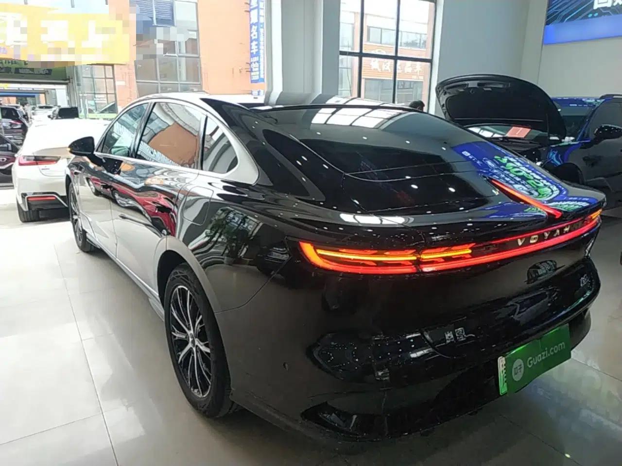 VOYAH PASSION 2024 PHEV Four-Wheel Drive Ultra-Long Range Executive Edition — миниатюра 13
