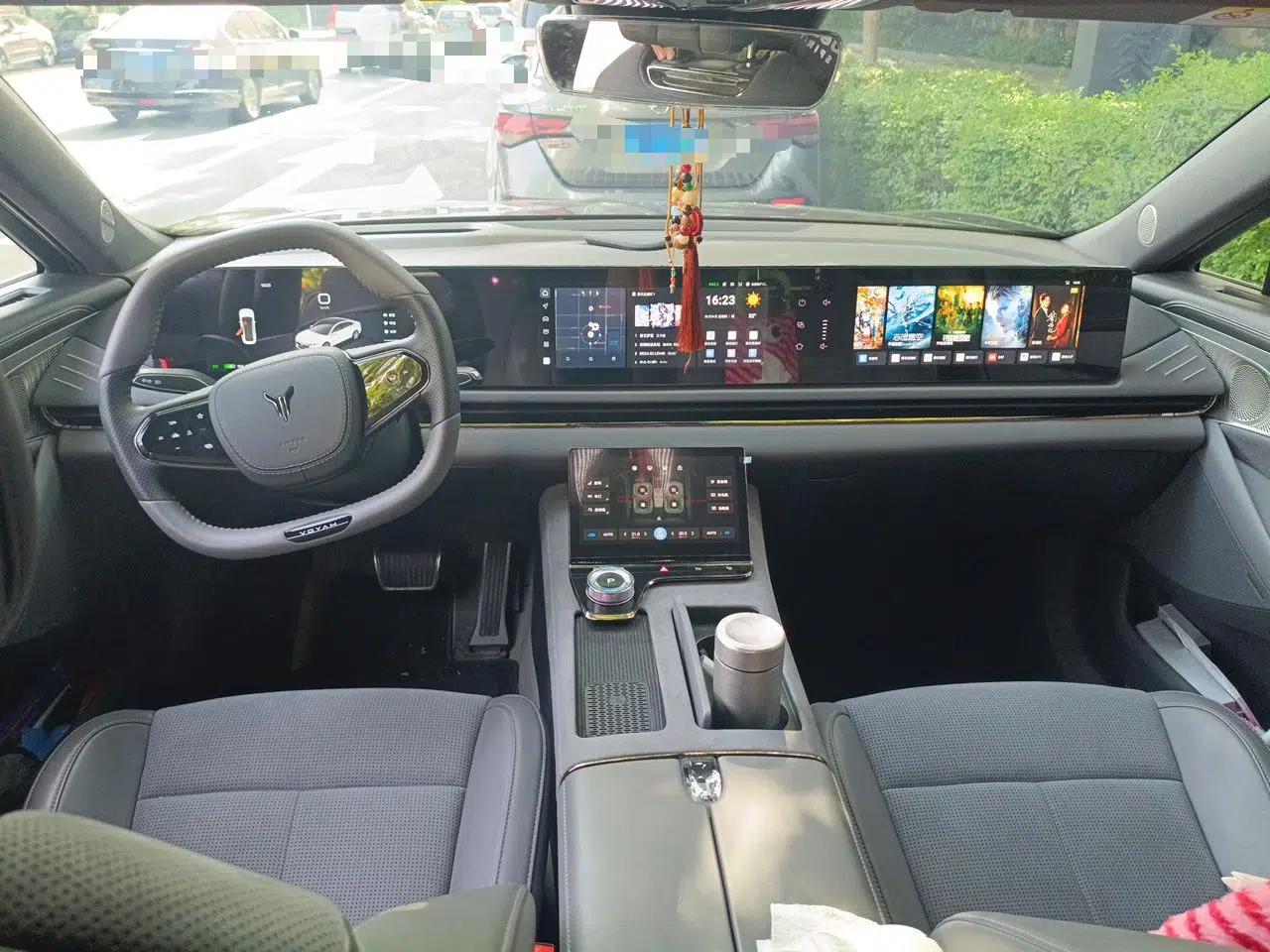 VOYAH PASSION 2024 PHEV Four-Wheel Drive Ultra-Long Range Executive Edition — миниатюра 9