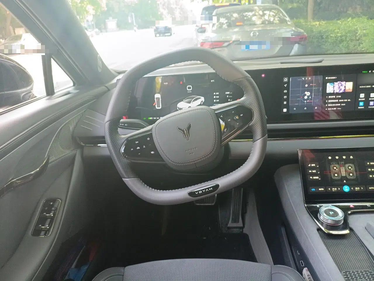 VOYAH PASSION 2024 PHEV Four-Wheel Drive Ultra-Long Range Executive Edition — миниатюра 10