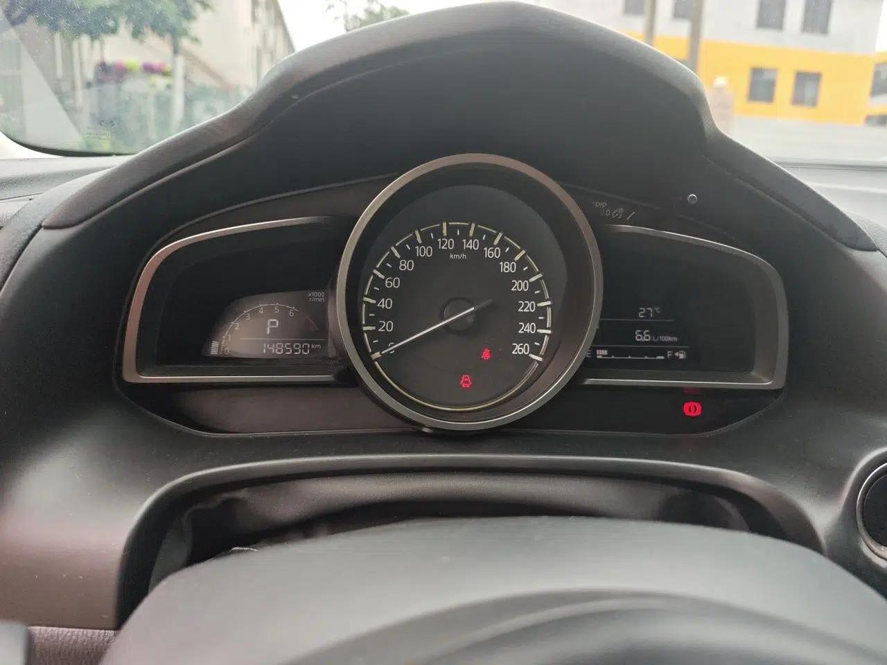 Mazda 3 Axela 2017 Sedan 1.5L Automatic Comfort Model Emission Standard China V — миниатюра 11