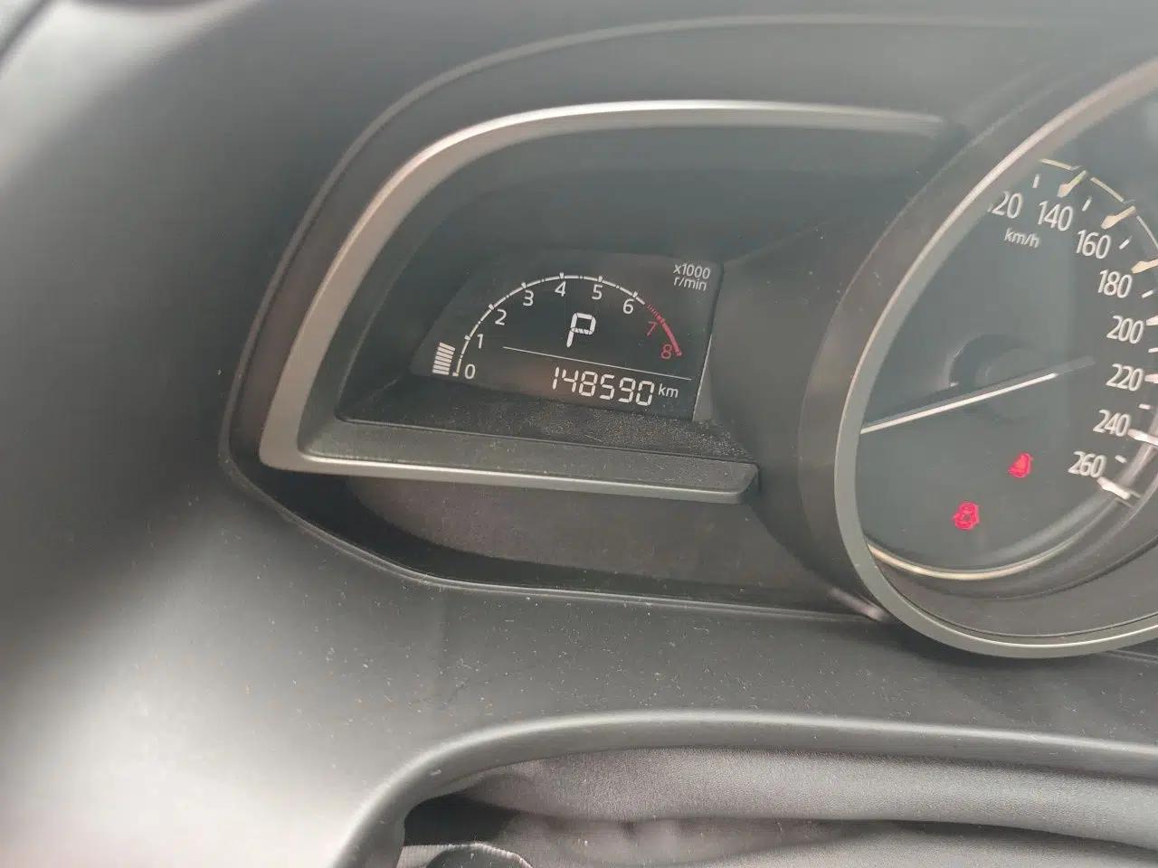 Mazda 3 Axela 2017 Sedan 1.5L Automatic Comfort Model Emission Standard China V — миниатюра 12