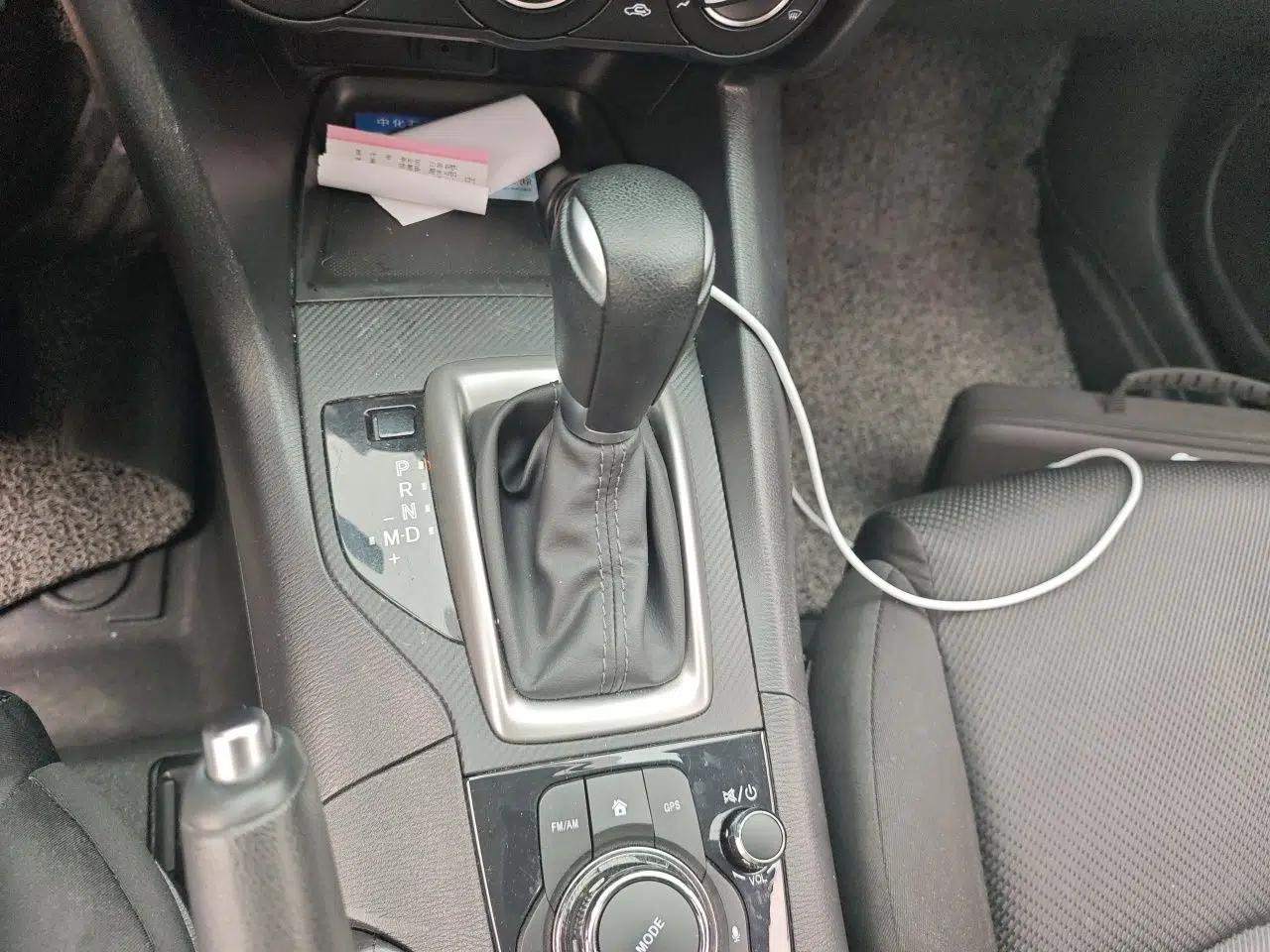 Mazda 3 Axela 2017 Sedan 1.5L Automatic Comfort Model Emission Standard China V — миниатюра 14