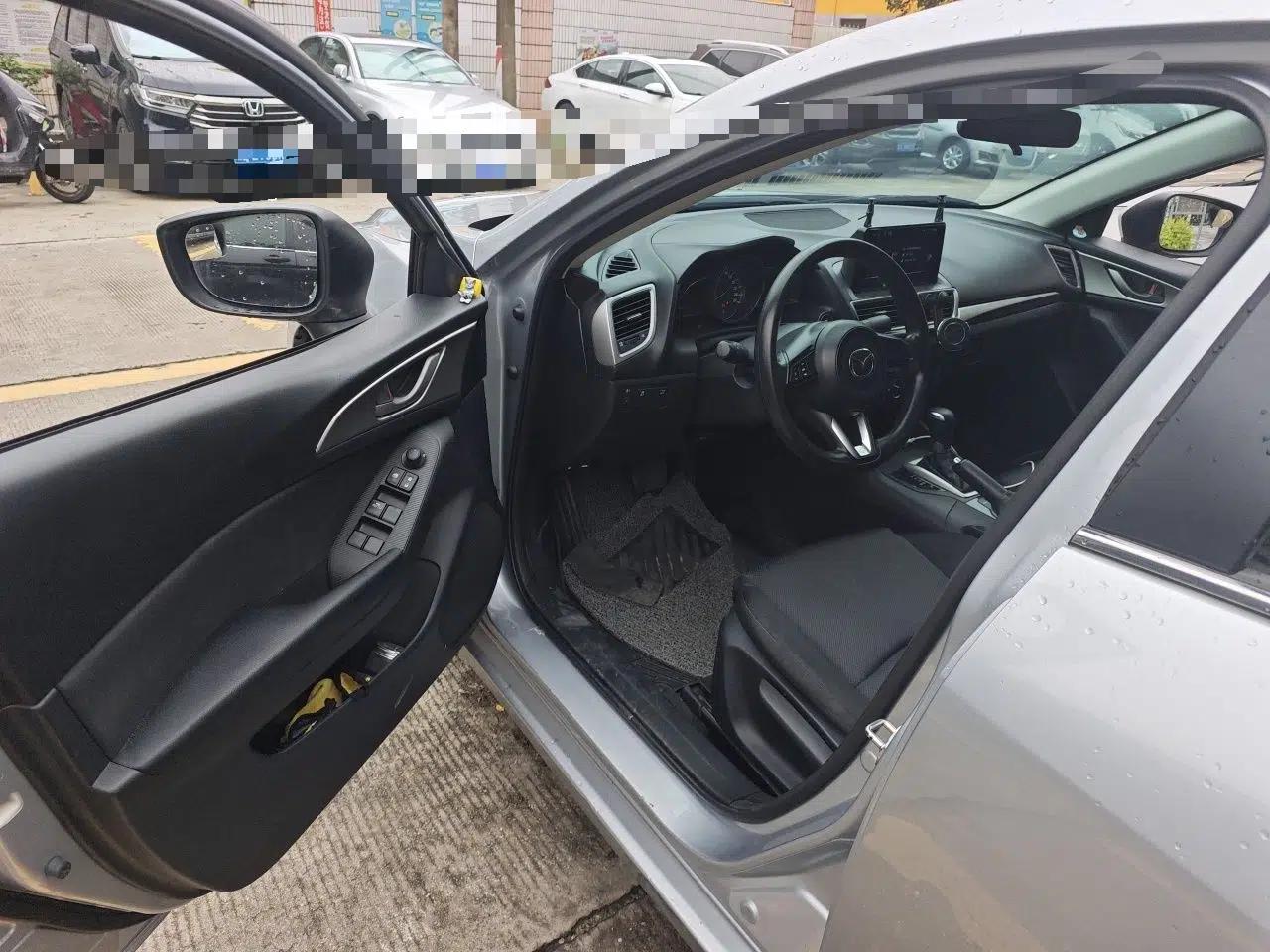 Mazda 3 Axela 2017 Sedan 1.5L Automatic Comfort Model Emission Standard China V — миниатюра 16