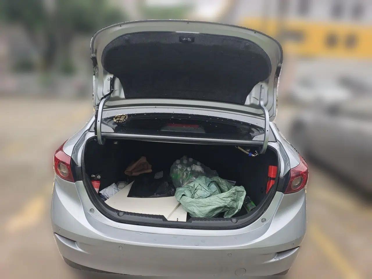 Mazda 3 Axela 2017 Sedan 1.5L Automatic Comfort Model Emission Standard China V — миниатюра 19