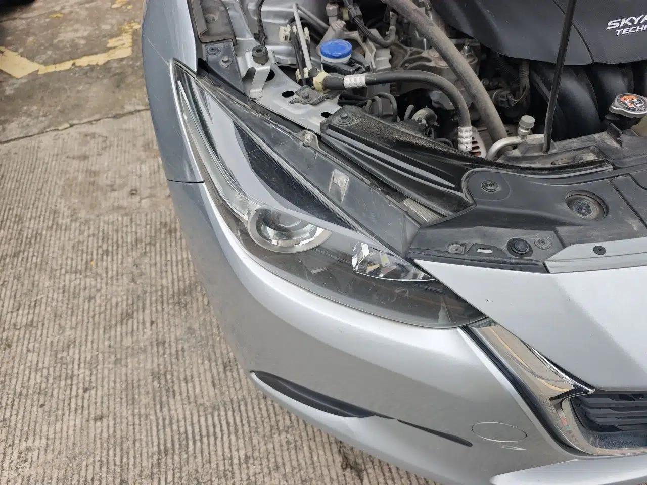 Mazda 3 Axela 2017 Sedan 1.5L Automatic Comfort Model Emission Standard China V — миниатюра 7