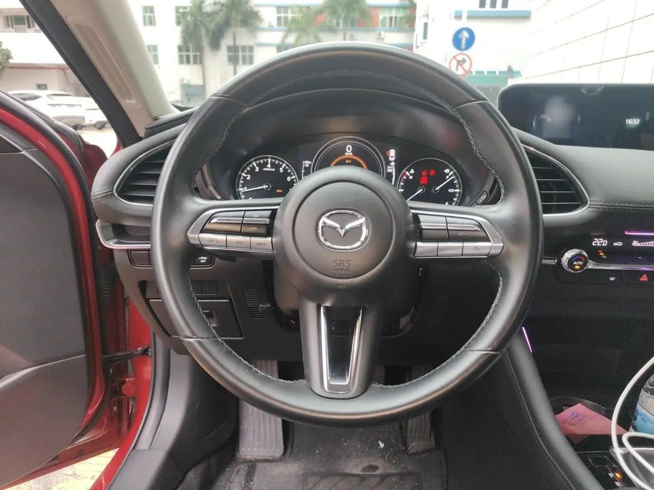 Mazda 3 Axela 2021 2.0L Automatic Zhiya Edition — миниатюра 10
