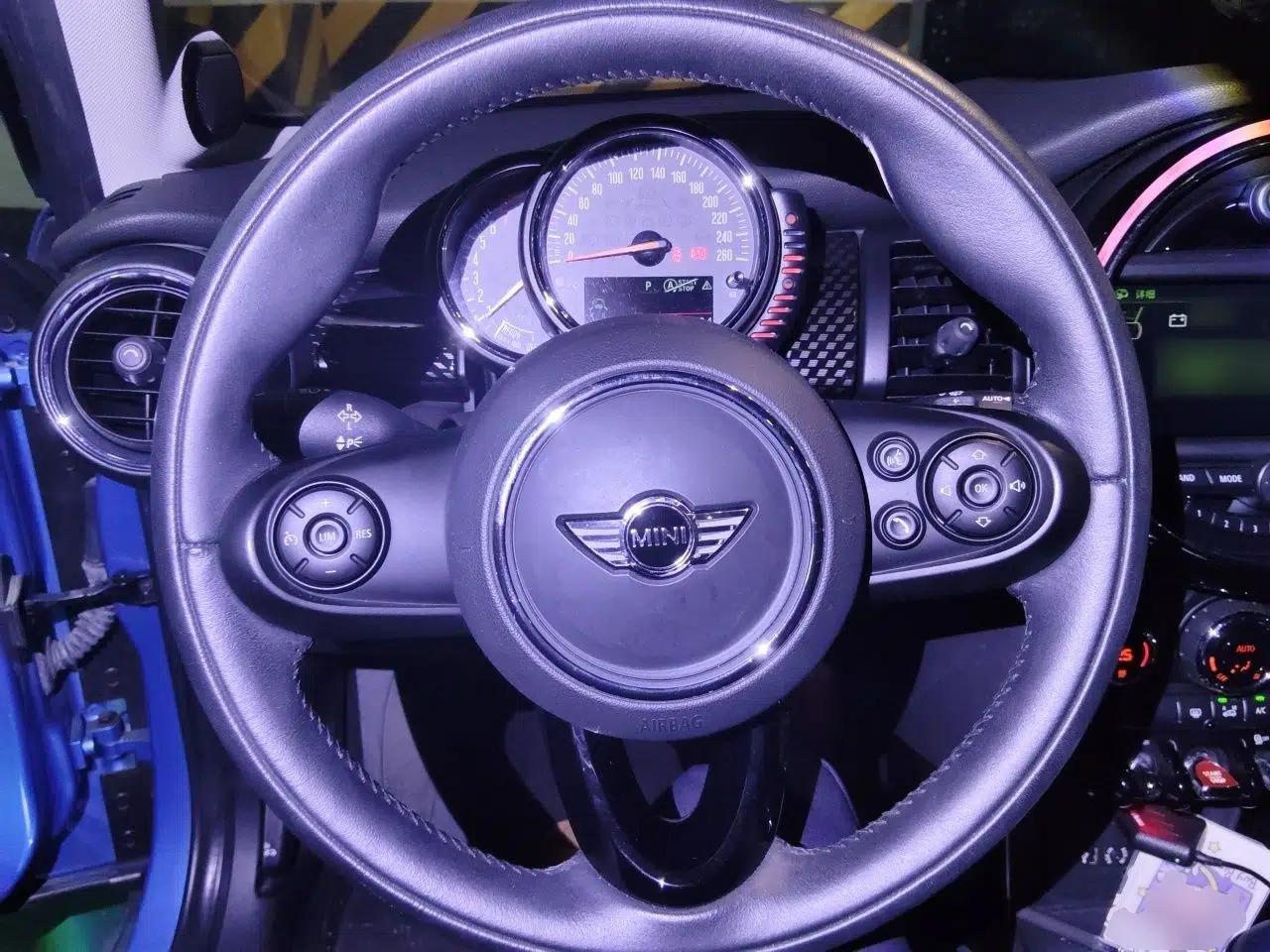 MINI 2015 2.0T COOPER S Five-Door Edition — миниатюра 10