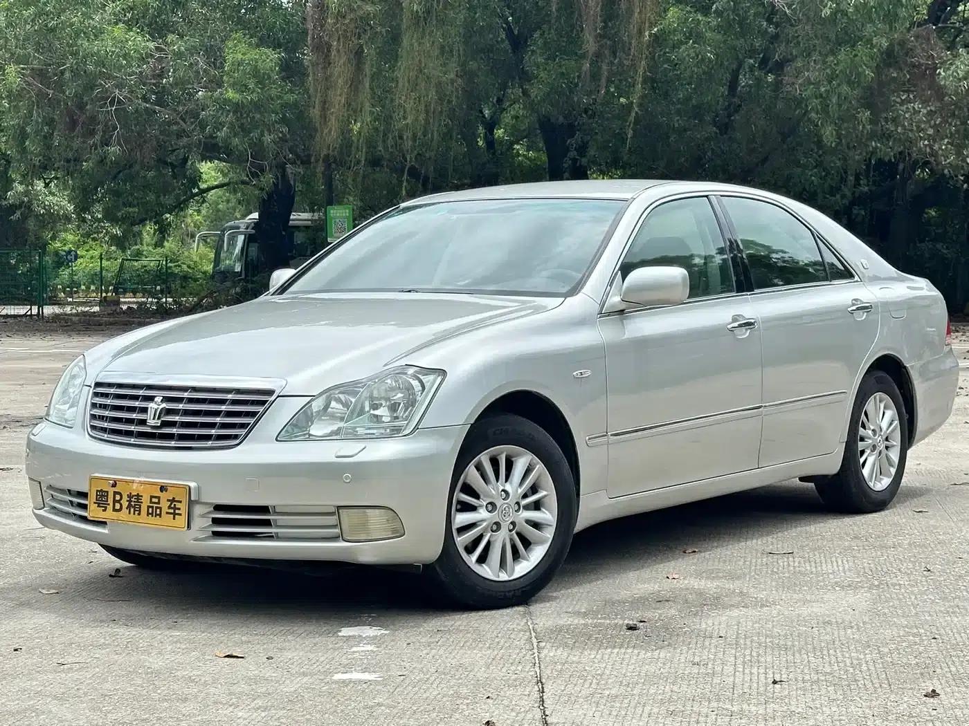 Crown 2005 3.0L Royal — миниатюра 1