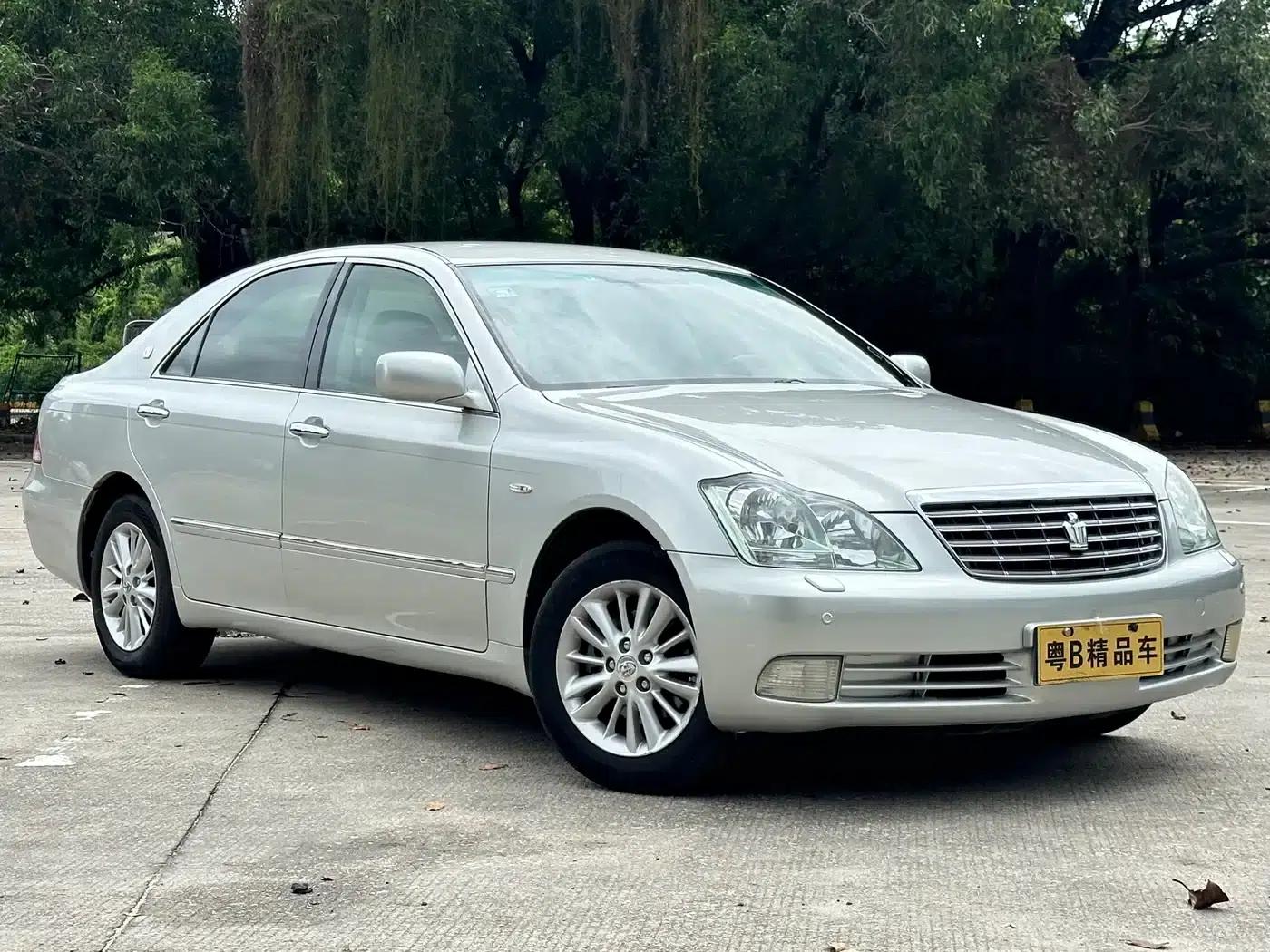 Crown 2005 3.0L Royal — миниатюра 3