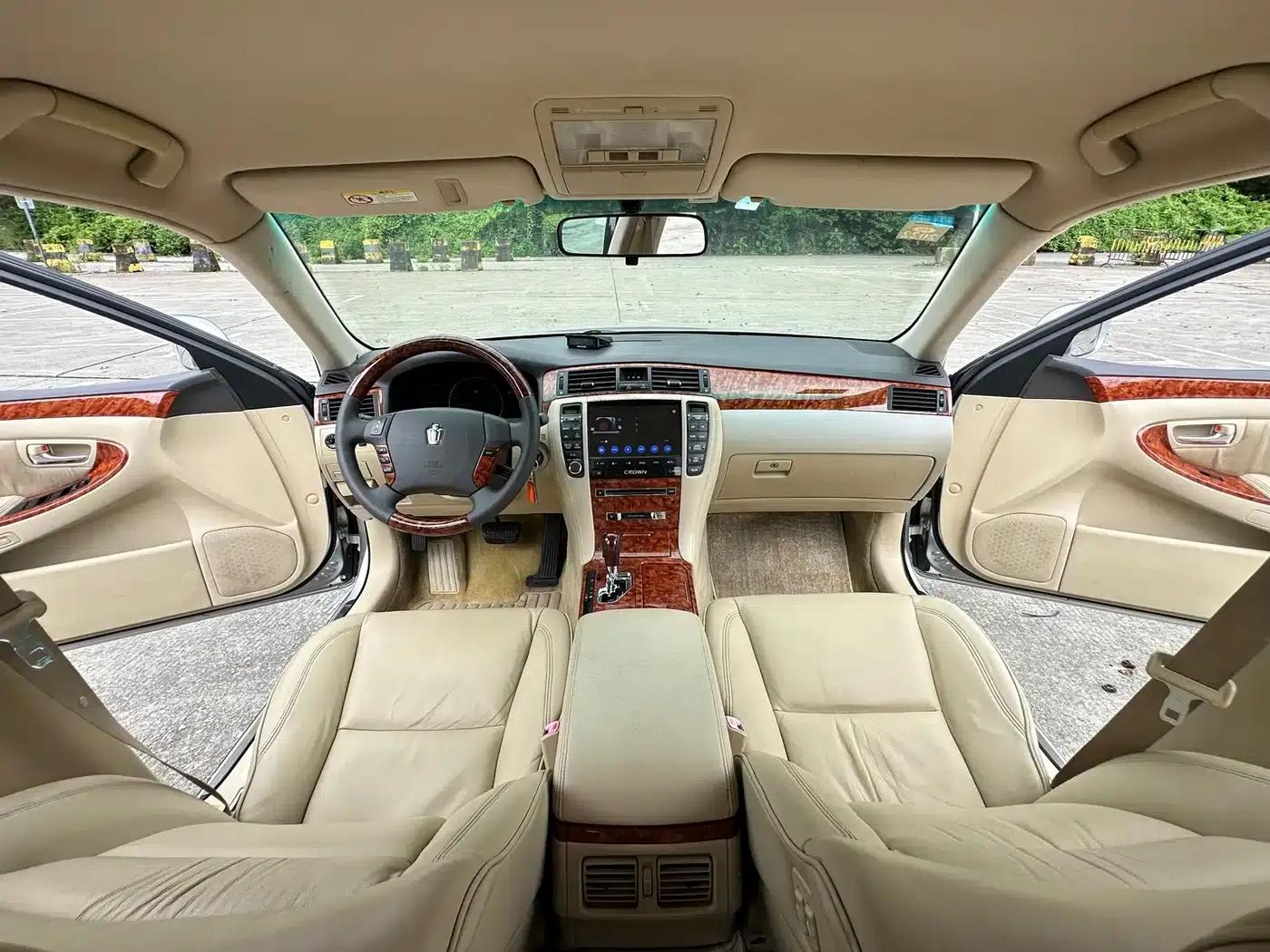 Crown 2005 3.0L Royal — миниатюра 8