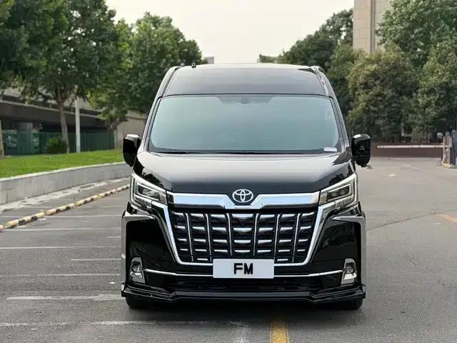 2023 HIACE 3.5L Middle East Edition