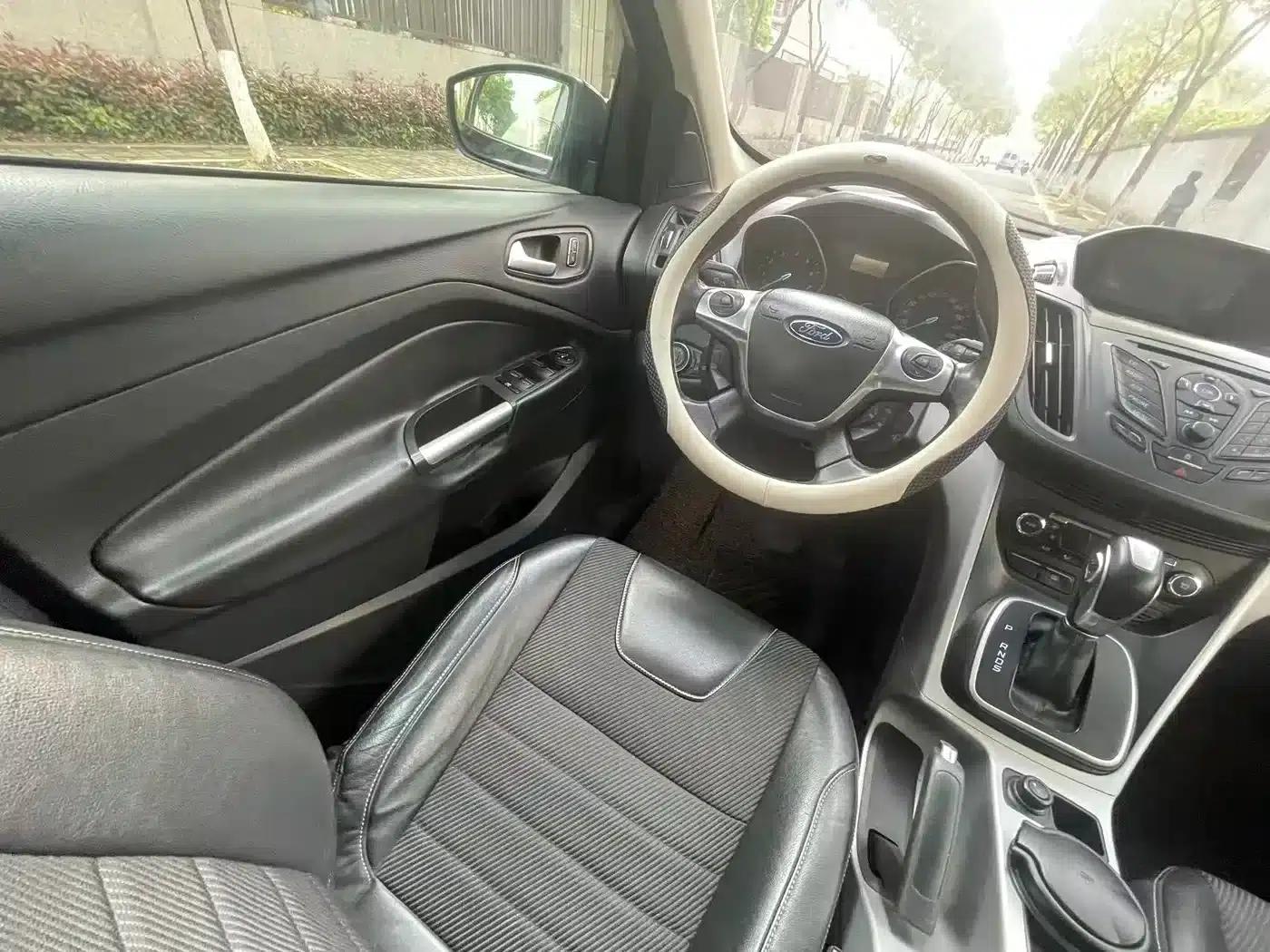 Ford Kuga 2013 1.6L GTDi 2WD Fashion Edition — миниатюра 12