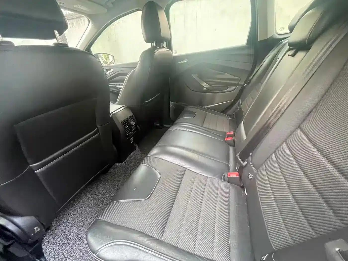 Ford Kuga 2013 1.6L GTDi 2WD Fashion Edition — миниатюра 17
