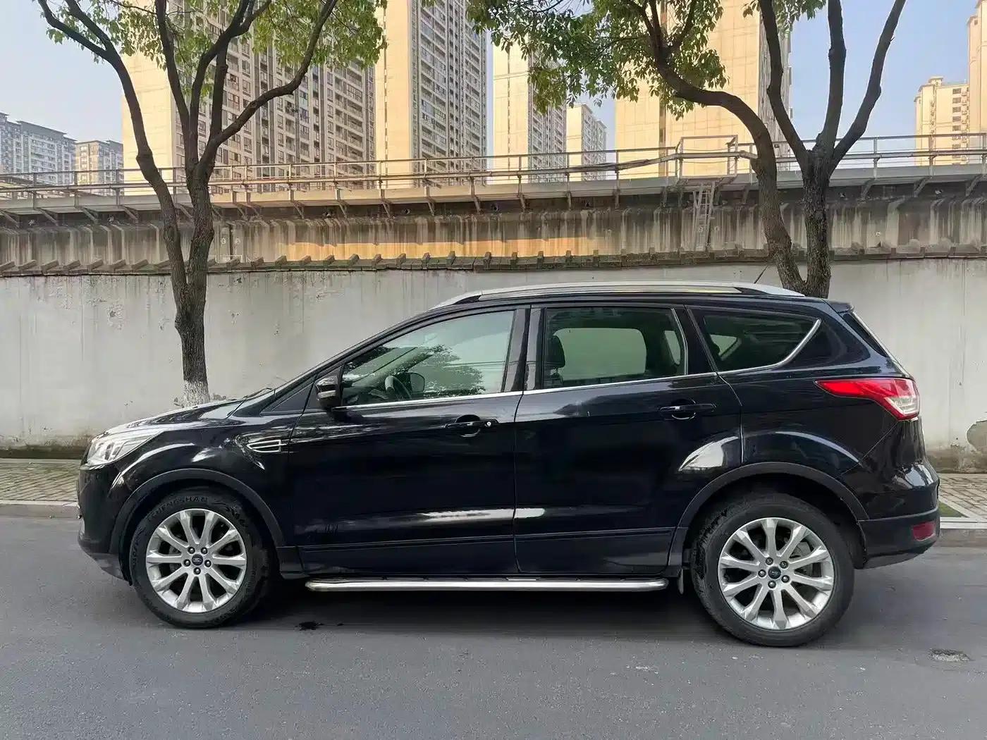 Ford Kuga 2013 1.6L GTDi 2WD Fashion Edition — миниатюра 3
