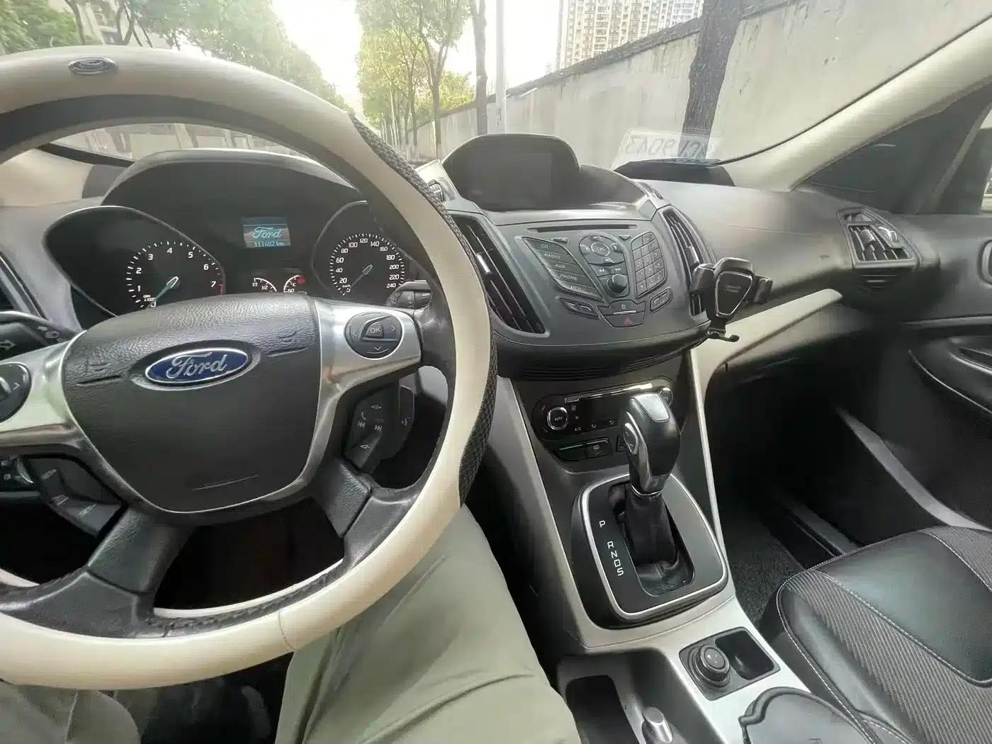 Ford Kuga 2013 1.6L GTDi 2WD Fashion Edition — миниатюра 22