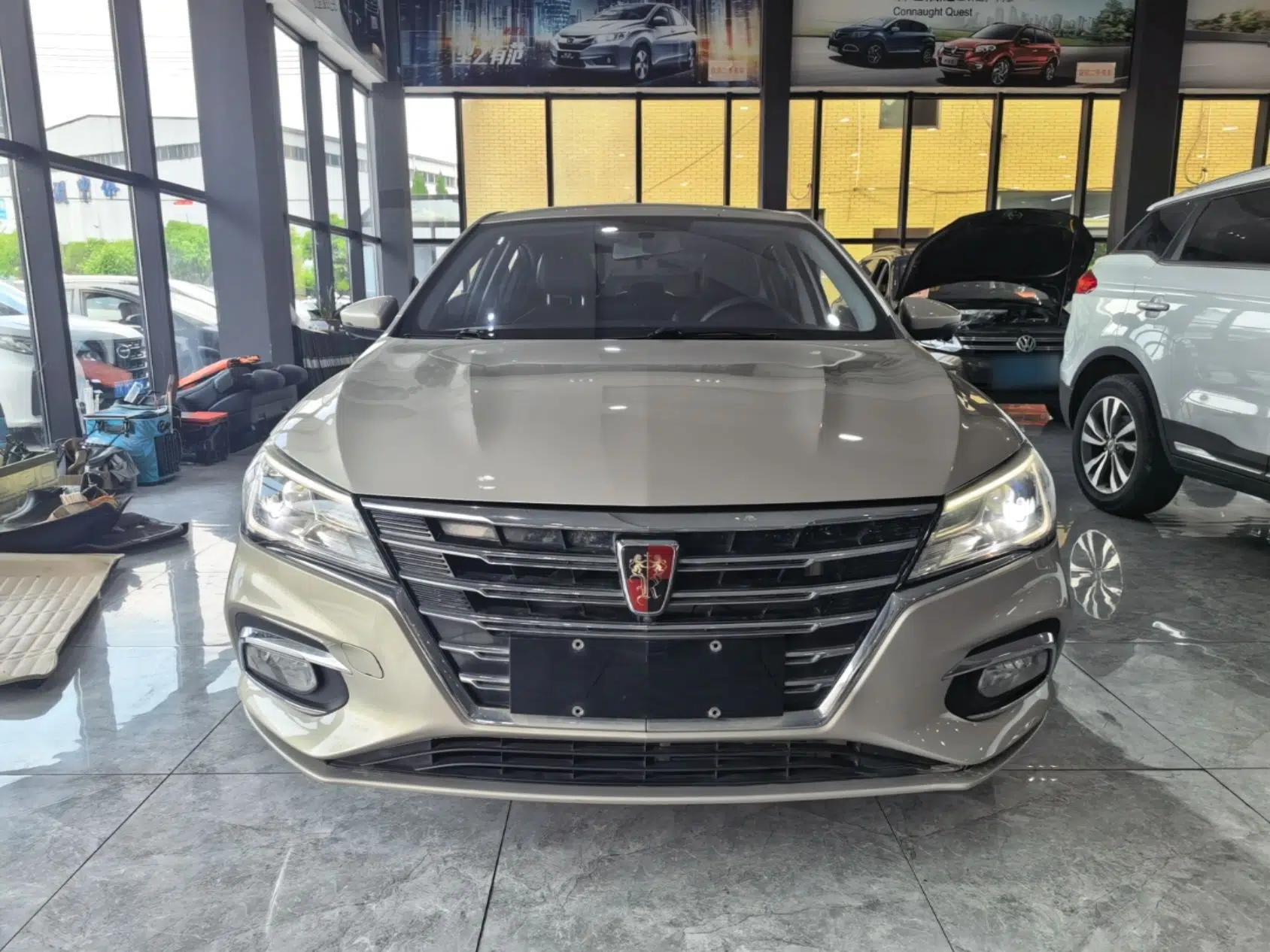 Roewe i5 2020 1.5L Automatic 4G Connect Luxury Flagship Edition — миниатюра 2