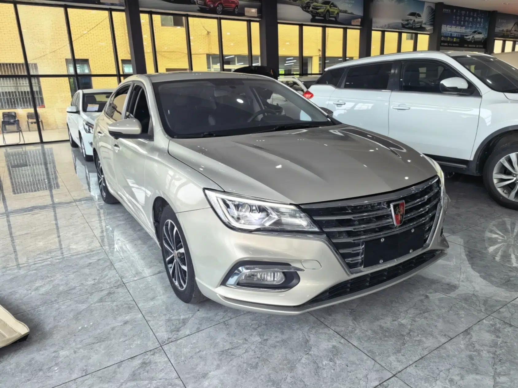Roewe i5 2020 1.5L Automatic 4G Connect Luxury Flagship Edition — миниатюра 3