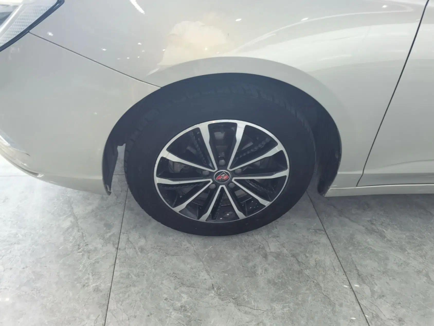 Roewe i5 2020 1.5L Automatic 4G Connect Luxury Flagship Edition — миниатюра 10