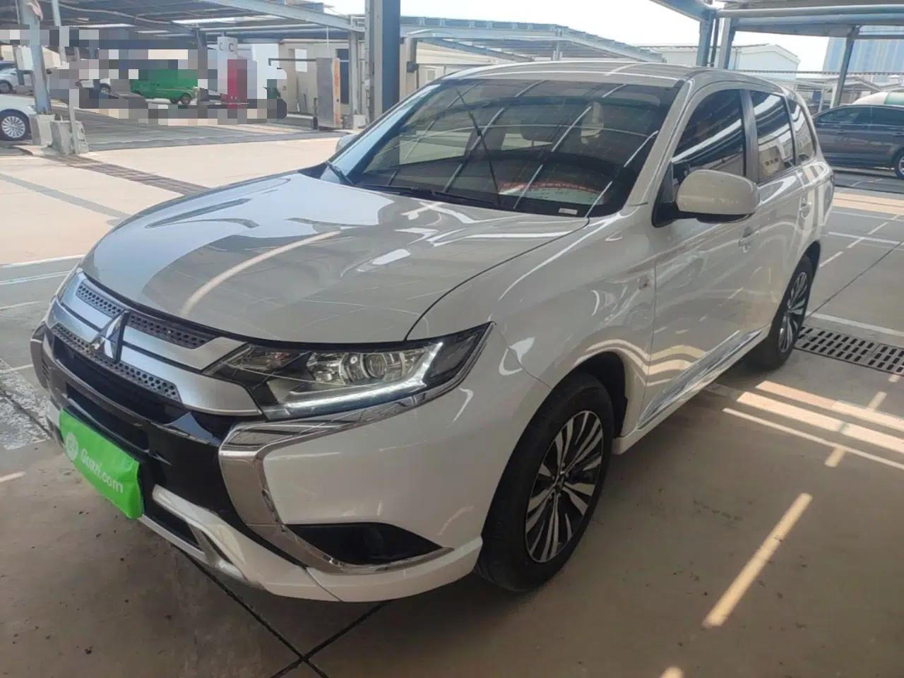 Mitsubishi Outlander 2021 2.0L Two-Wheel Drive Comfort Edition 5 Seats — миниатюра 1
