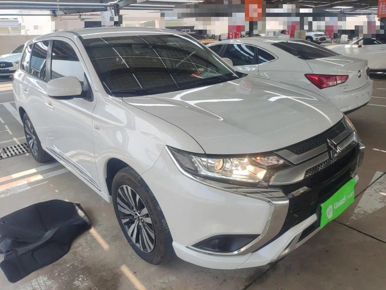 Mitsubishi Outlander 2021 2.0L Two-Wheel Drive Comfort Edition 5 Seats — миниатюра 3