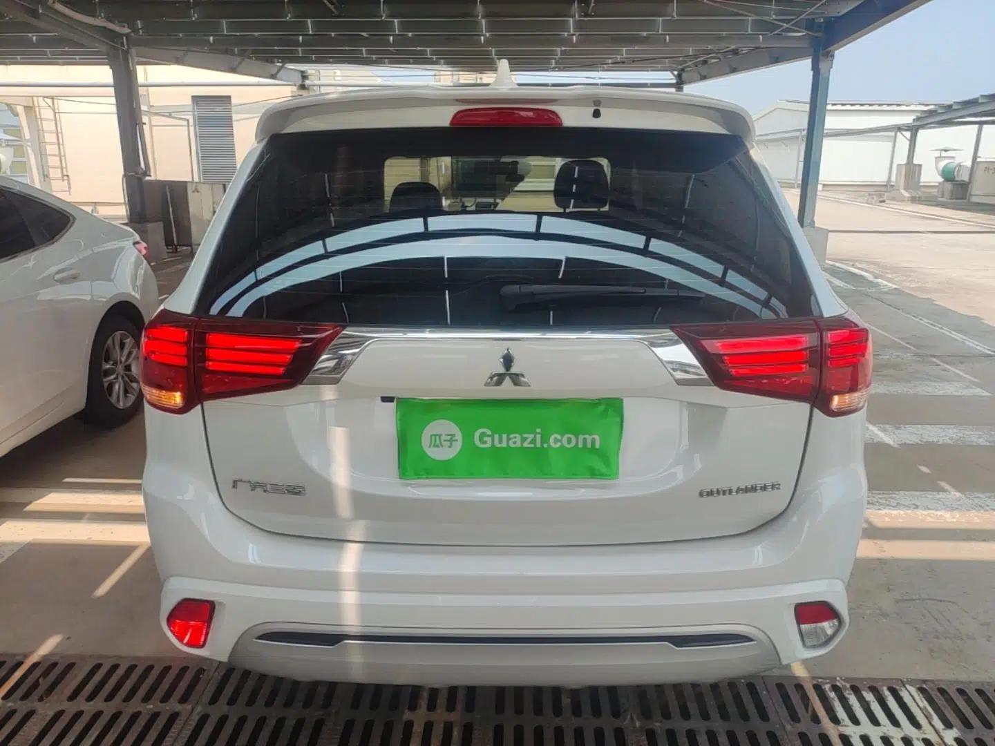 Mitsubishi Outlander 2021 2.0L Two-Wheel Drive Comfort Edition 5 Seats — миниатюра 5
