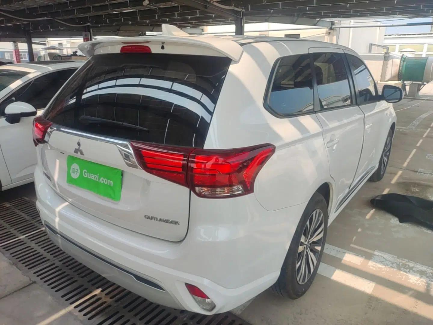 Mitsubishi Outlander 2021 2.0L Two-Wheel Drive Comfort Edition 5 Seats — миниатюра 6