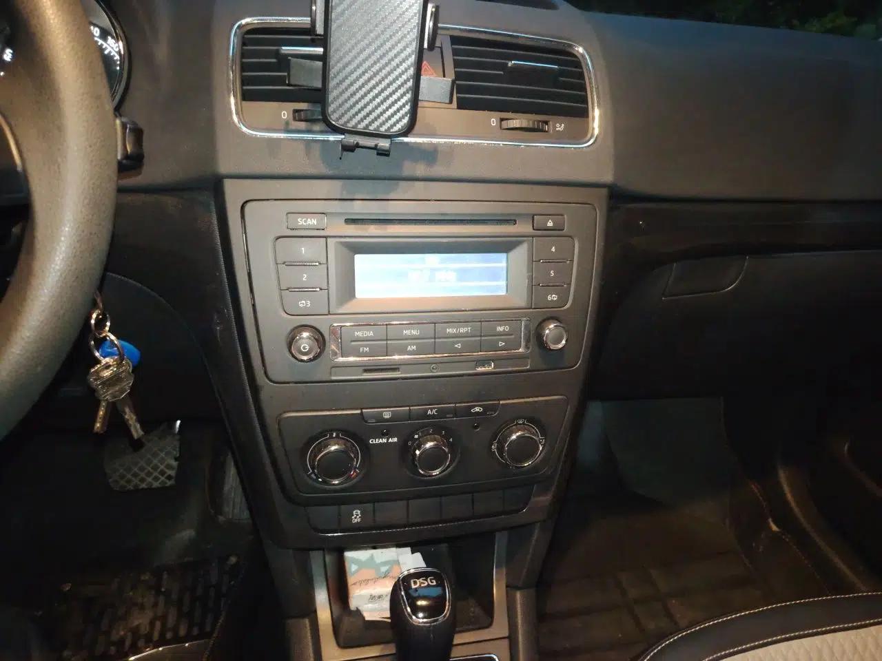 Skoda Yeti 2016 1.4TSI DSG Advanced Edition — миниатюра 13