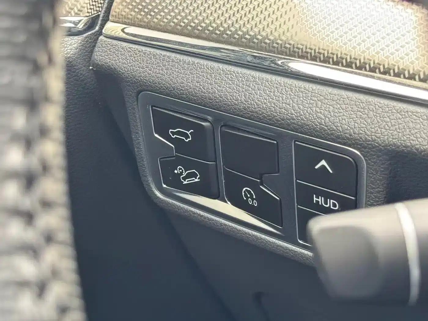 Hongqi HS5 2019 2.0T Intelligent Flagship Enjoy 4WD Edition — миниатюра 15