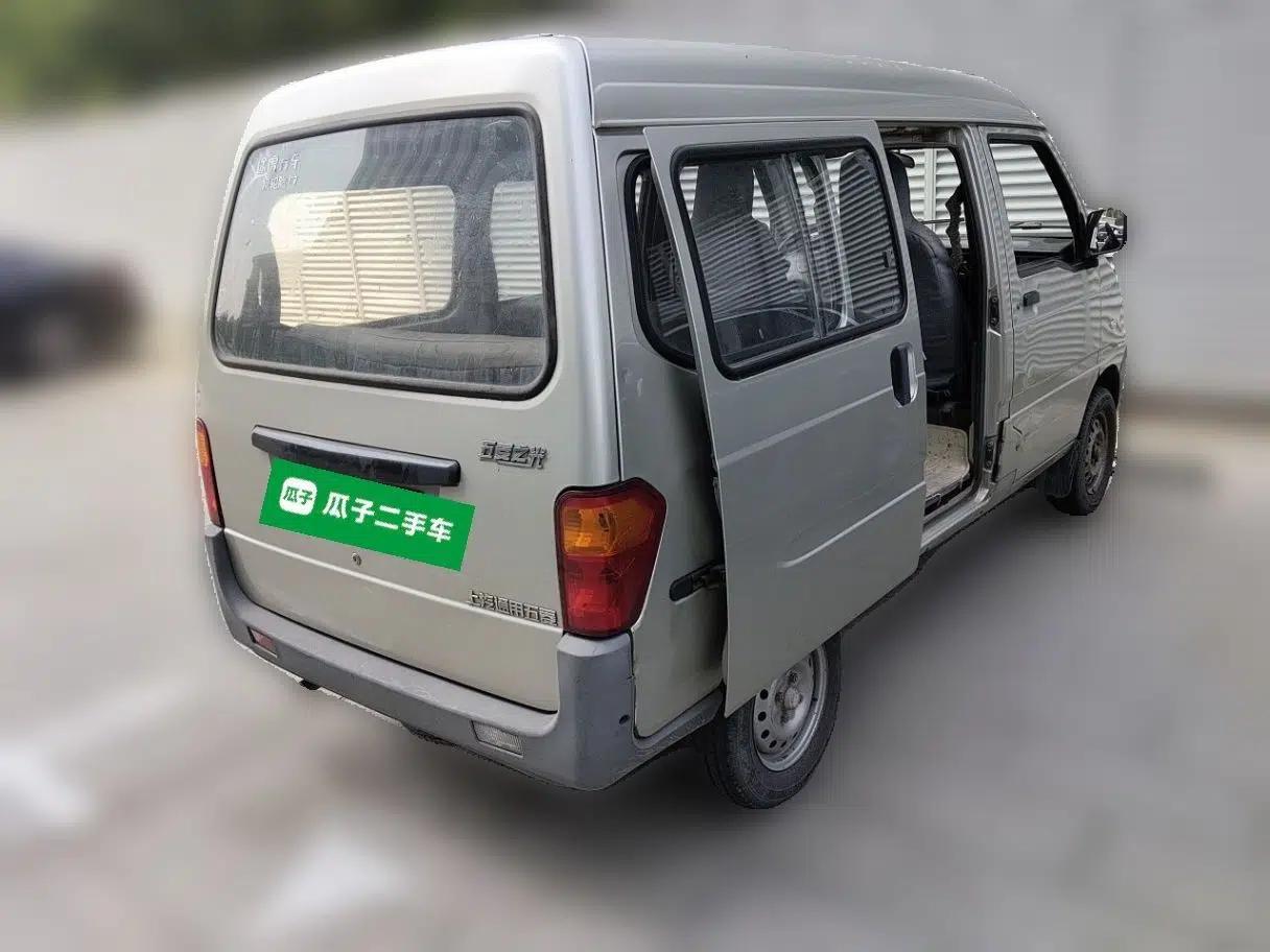 Wuling Zhiguang 2010 1.0L New Version Liye Style with Shorter Body — миниатюра 6