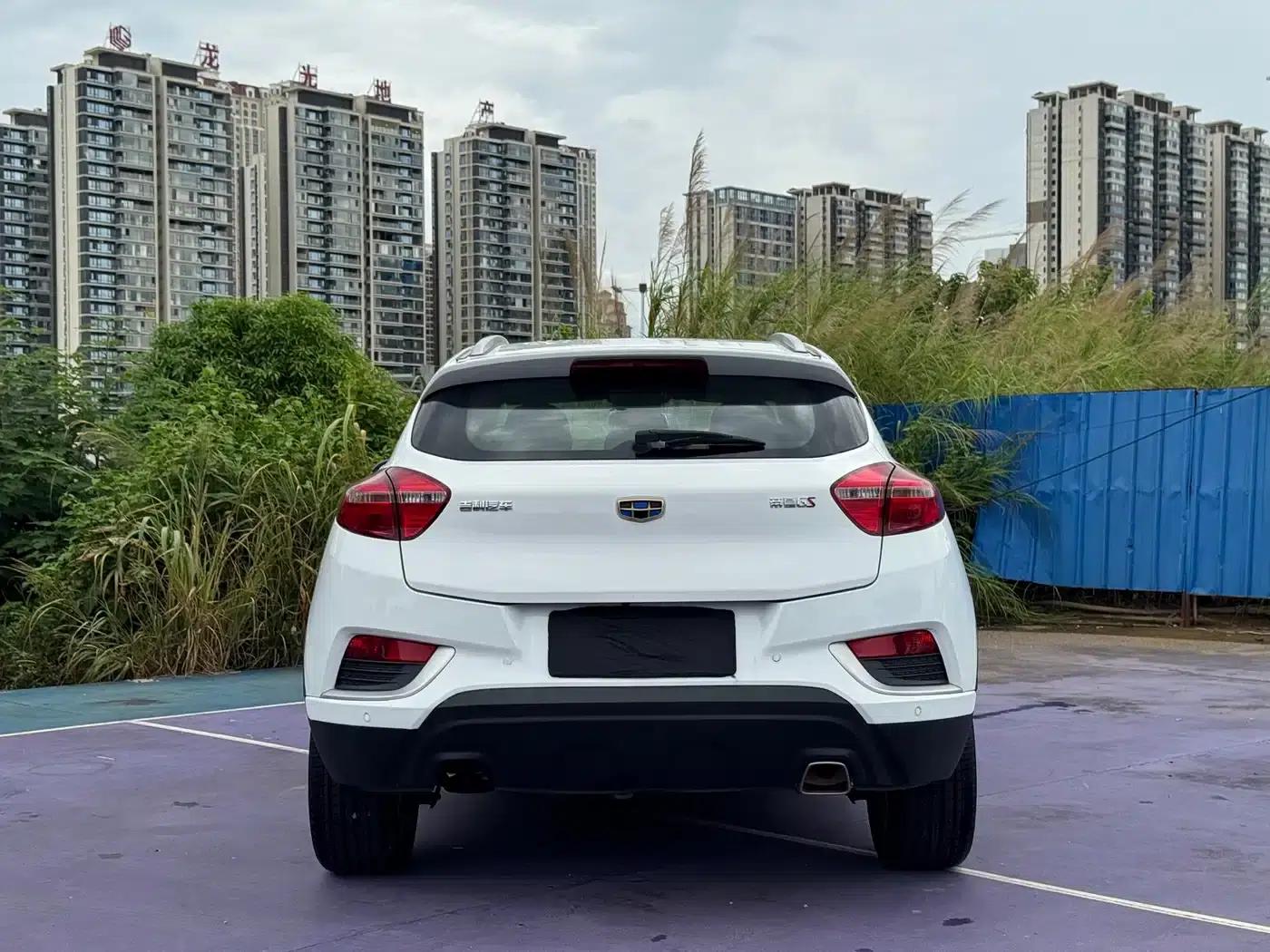 Geely GS 2018 Elegant Edition 1.8L Automatic Leading Model — миниатюра 4