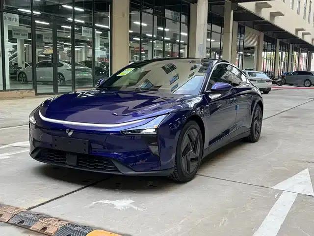 2024 Geely X7 Standard Edition