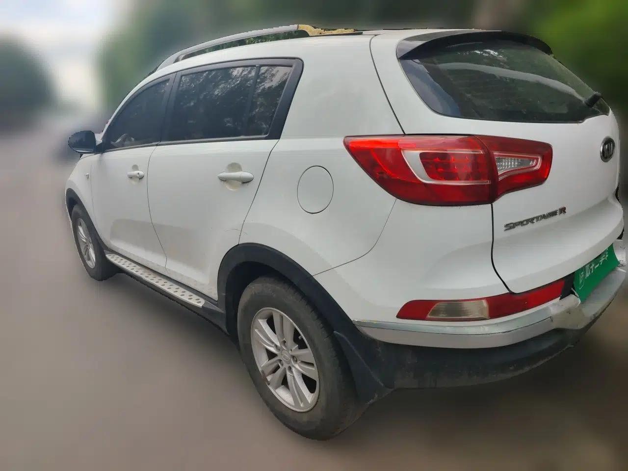 Kia Sportage R 2011 2.0L Automatic Two-Wheel Drive GL — миниатюра 4