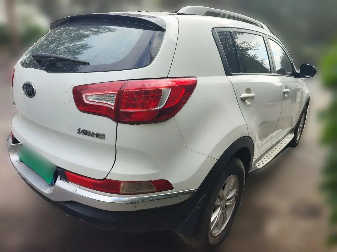 Kia Sportage R 2011 2.0L Automatic Two-Wheel Drive GL — миниатюра 6