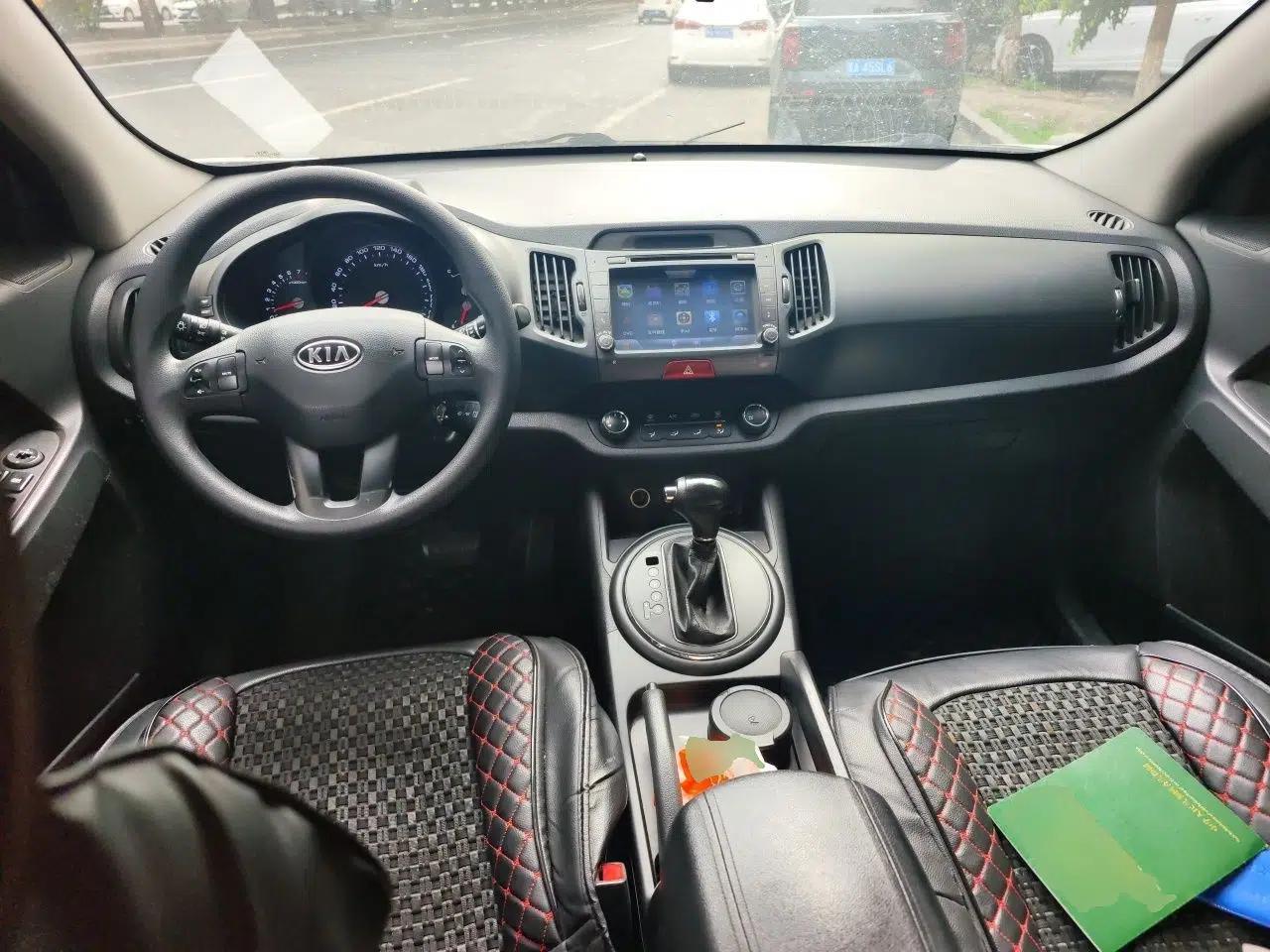 Kia Sportage R 2011 2.0L Automatic Two-Wheel Drive GL — миниатюра 9