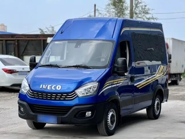 Iveco Eurocargo 2021 3.0T Automatic Chaorui Short Wheelbase High-Roof Side-Sliding Door F1C