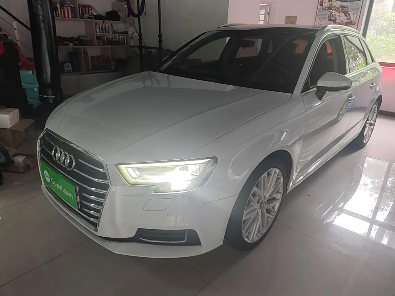 Audi A3 2018 30th Anniversary Edition Sportback 35 TFSI Style Model — миниатюра 1