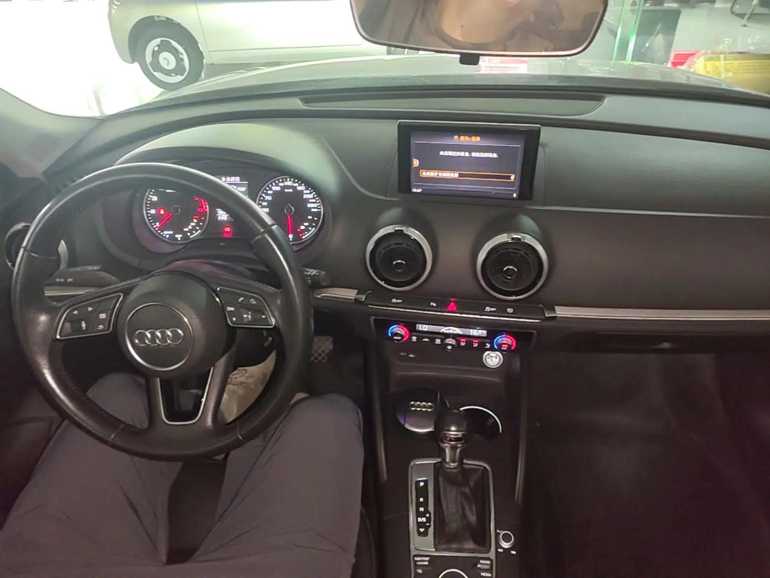 Audi A3 2018 30th Anniversary Edition Sportback 35 TFSI Style Model — миниатюра 12