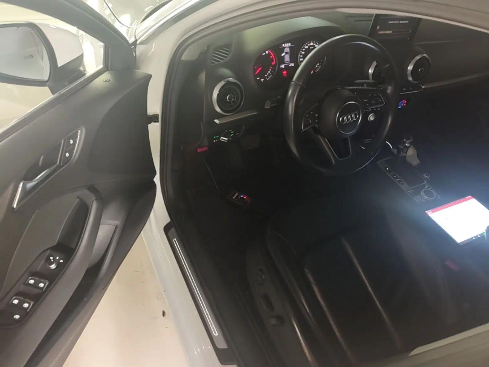 Audi A3 2018 30th Anniversary Edition Sportback 35 TFSI Style Model — миниатюра 18