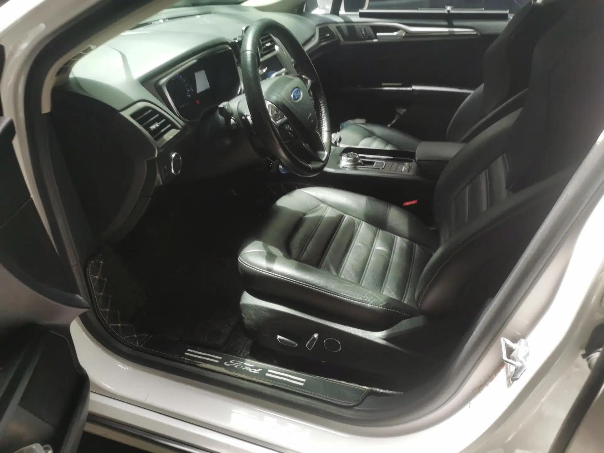 Ford Mondeo 2017 EcoBoost 180 Luxury Model — миниатюра 16