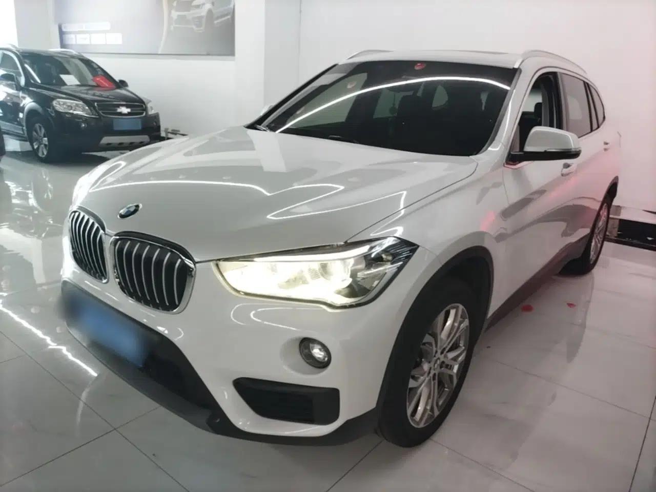 BMW X1 2019 sDrive20Li Leading Model — миниатюра 1