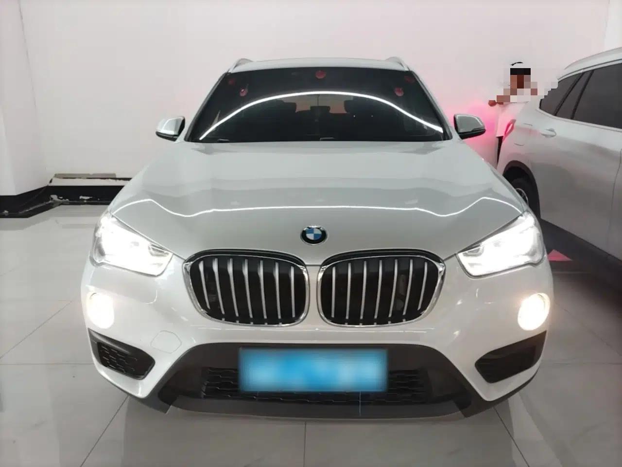 BMW X1 2019 sDrive20Li Leading Model — миниатюра 2