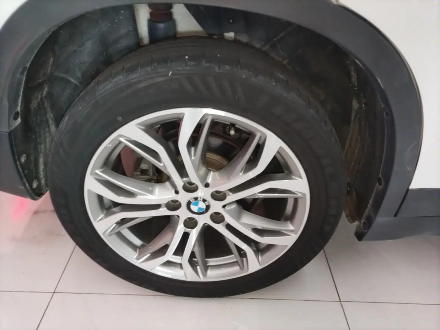 BMW X1 2019 sDrive20Li Leading Model — миниатюра 11