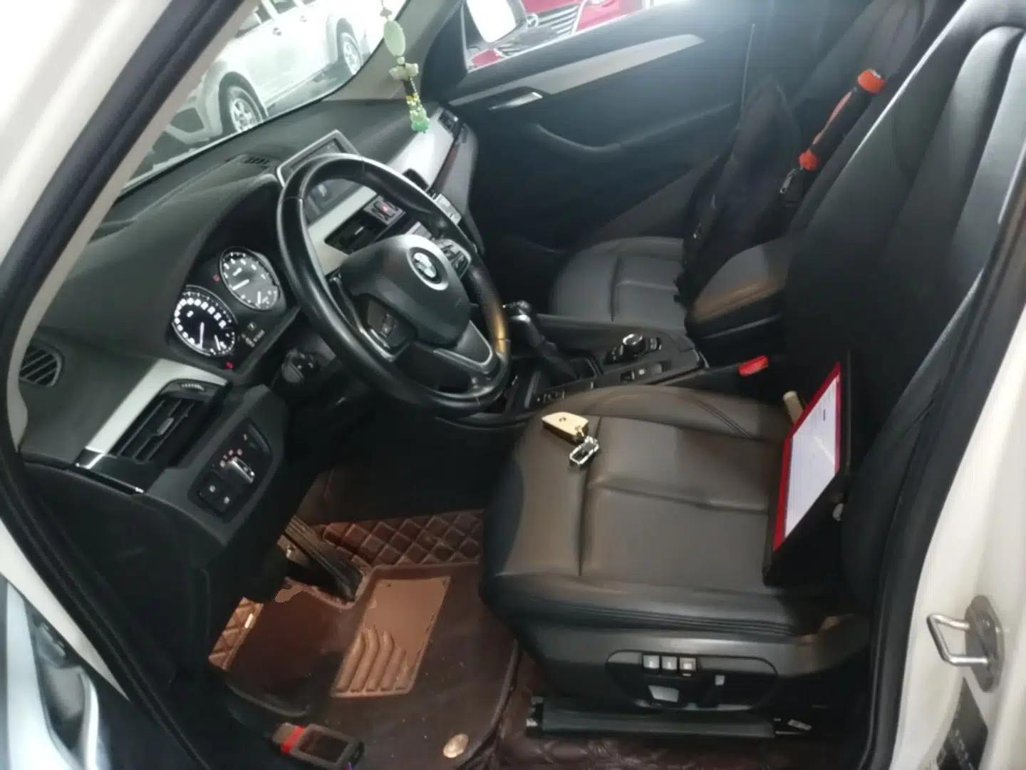 BMW X1 2019 sDrive20Li Leading Model — миниатюра 17