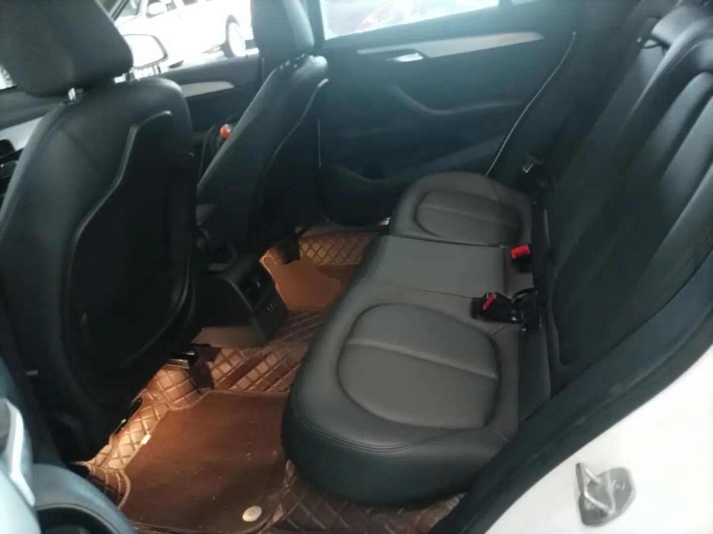 BMW X1 2019 sDrive20Li Leading Model — миниатюра 20